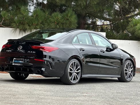 Used 2022 Mercedes-Benz CLA 35 AMG 4MATIC image 4