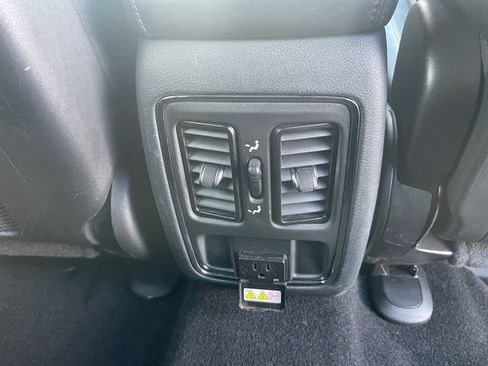 Used 2020 Jeep Grand Cherokee Altitude AWD/4WD image 12