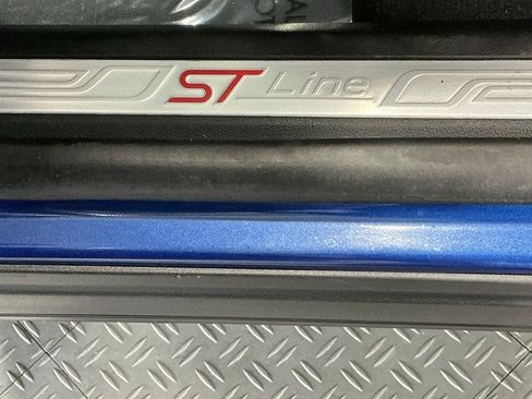 Used 2023 Ford Explorer ST-Line image 27