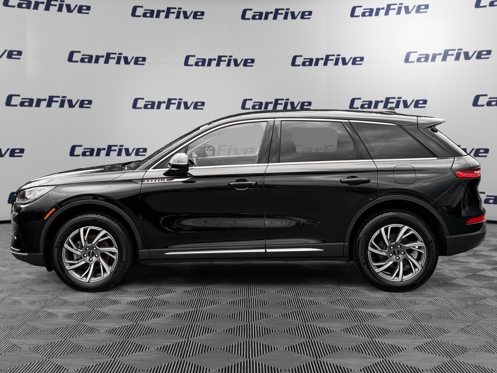 Used 2023 Lincoln Corsair AWD w/ Equipment Group 101A image 2