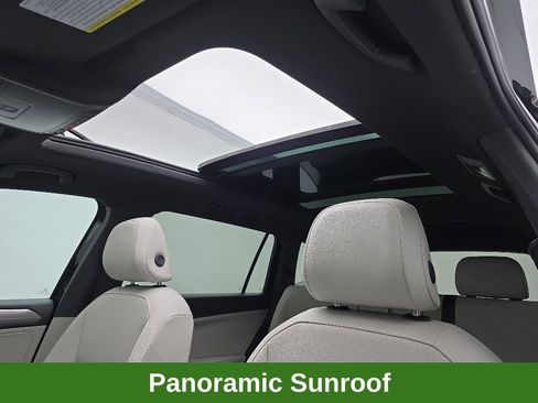 Used 2024 Volkswagen Tiguan SE R-Line AWD/4WD image 47