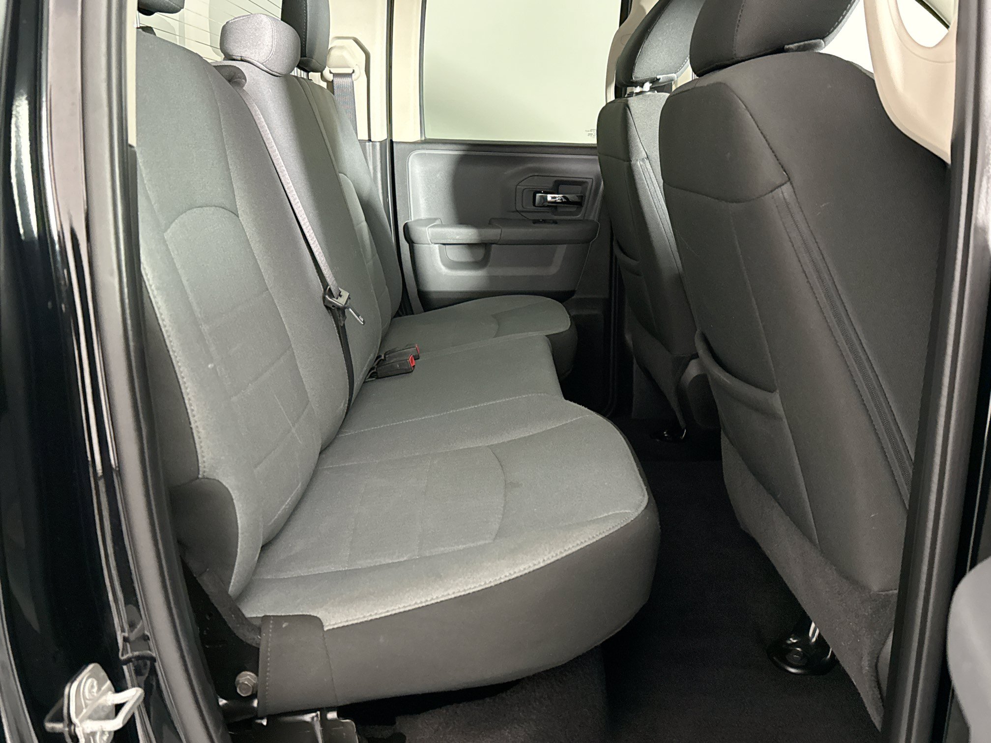 Used 2023 RAM 1500 Classic SLT AWD/4WD image 33