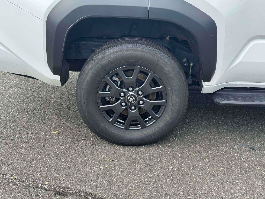 Used 2025 Toyota 4Runner SR5 AWD/4WD image 10