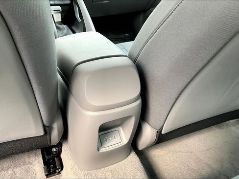 Certified 2025 Hyundai Elantra SE FWD image 10