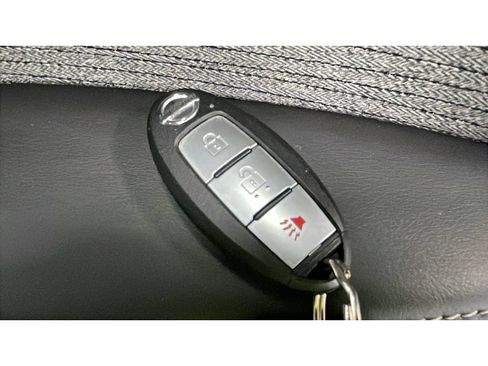 Used 2021 Nissan Rogue S FWD image 19