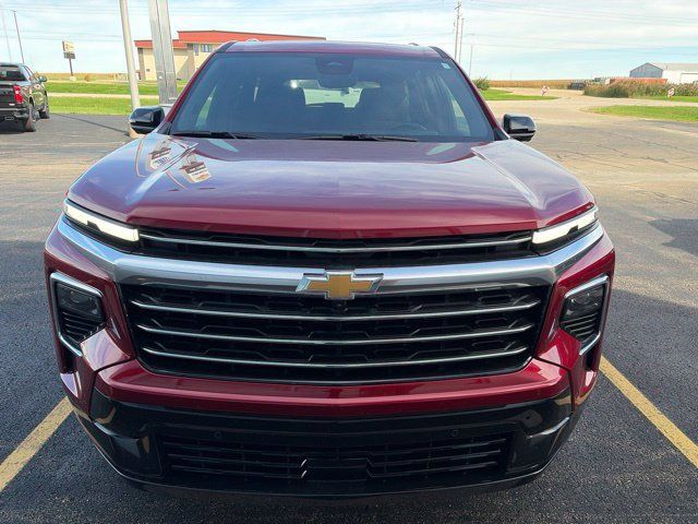 Used 2026 Chevrolet Traverse High Country w/ LPO, Floor Liner Package AWD/4WD image 2