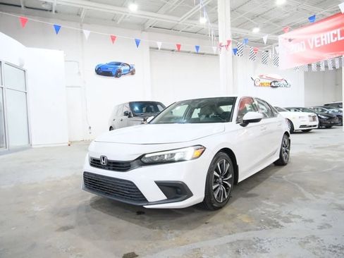 Used 2023 Honda Civic EX image 4