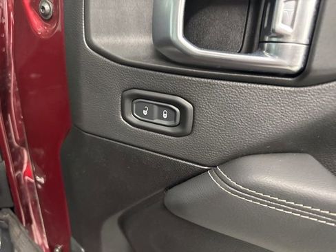 Used 2021 Jeep Gladiator Overland w/ Popular Equipment Package image 23