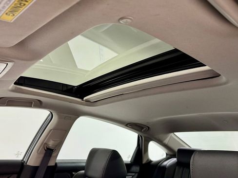 Used 2020 Honda Accord Touring image 6