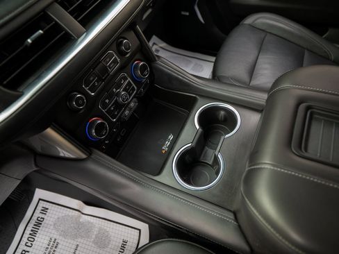 Used 2021 Chevrolet Suburban Z71 w/ Z71 Off-Road Package image 19