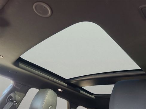 Used 2024 Land Rover Range Rover Evoque S image 23