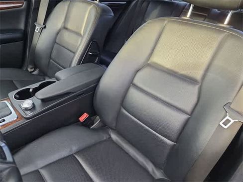 Used 2014 Mercedes-Benz C 250 Sedan image 18