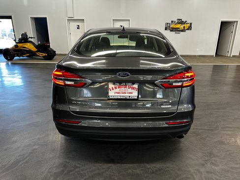 Used 2020 Ford Fusion SE FWD image 6