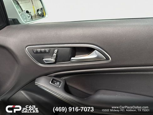 Used 2018 Mercedes-Benz GLA 250 4MATIC w/ Premium Package image 26