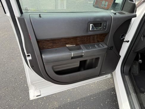 Used 2014 Ford Flex Limited FWD image 8
