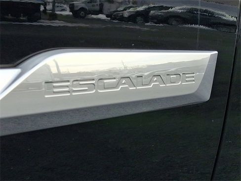 Used 2017 Cadillac Escalade ESV Platinum image 36