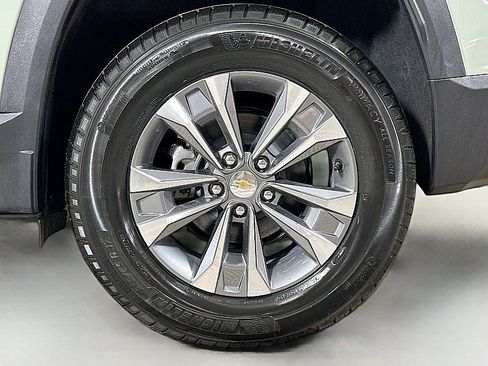 Used 2025 Chevrolet Equinox LT AWD/4WD image 25