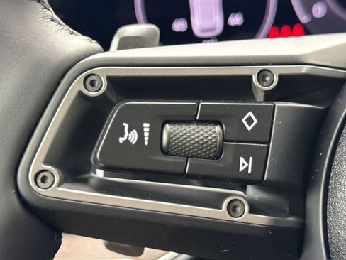 Used 2025 Porsche Cayenne image 16