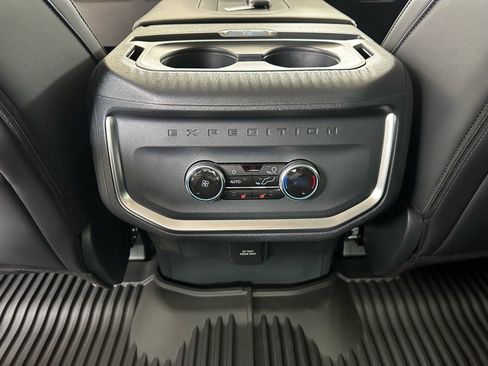 New 2025 Ford Expedition Platinum w/ Driver's Package image 38