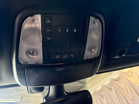 Used 2024 Dodge Durango GT RWD image 25