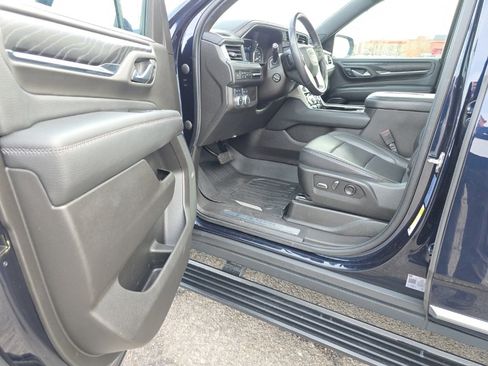 Used 2021 GMC Yukon Denali w/ Denali Premium Package image 11