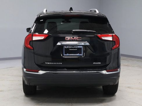 Used 2022 GMC Terrain SLT w/ LPO, Floor Liner Package image 9