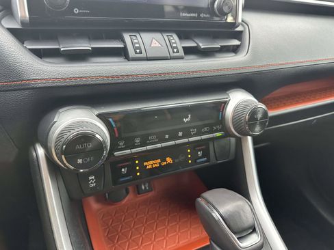 Used 2019 Toyota RAV4 Adventure image 22