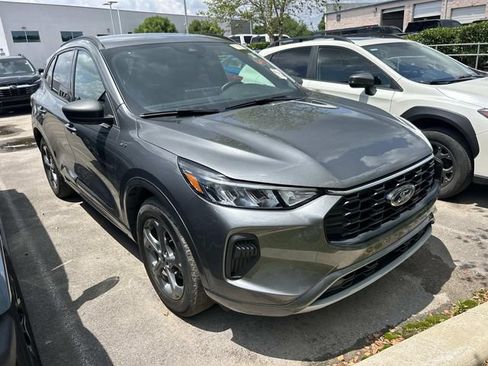 Used 2023 Ford Escape ST-Line w/ Tech Pack #1 AWD/4WD image 3