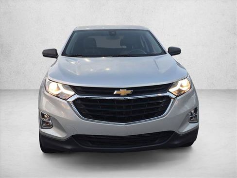 Used 2021 Chevrolet Equinox LS FWD image 2