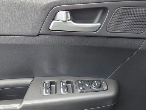 Used 2021 Kia Sportage LX image 30