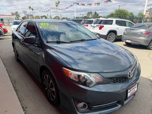 Used 2013 Toyota Camry SE FWD image 6