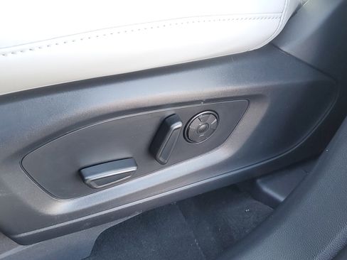 New 2026 Ford Explorer Platinum w/ LUX Leather Package image 17