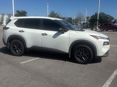 Used 2023 Nissan Rogue S image 5