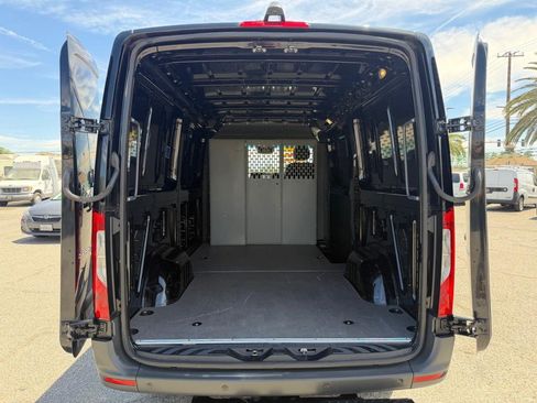 Used 2022 Mercedes-Benz Sprinter 2500 image 20