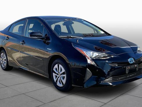 Used 2017 Toyota Prius Two image 3
