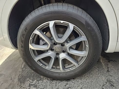 Used 2019 Maserati Levante image 8