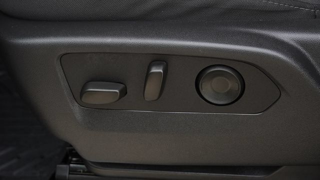 Used 2026 Chevrolet Silverado 1500 LT Trail Boss w/ LPO, Dark Essentials Package AWD/4WD image 19