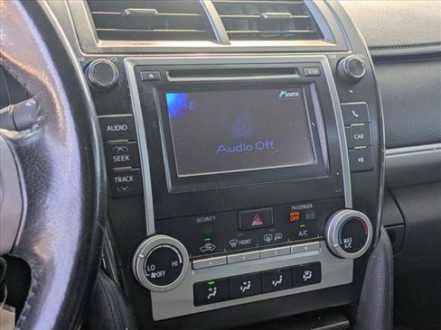 Used 2014 Toyota Camry SE FWD image 13