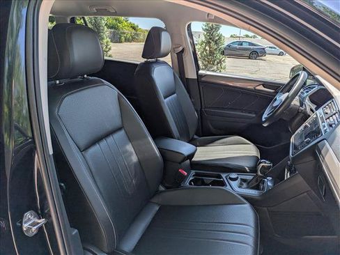 Used 2023 Volkswagen Tiguan SE AWD/4WD image 13