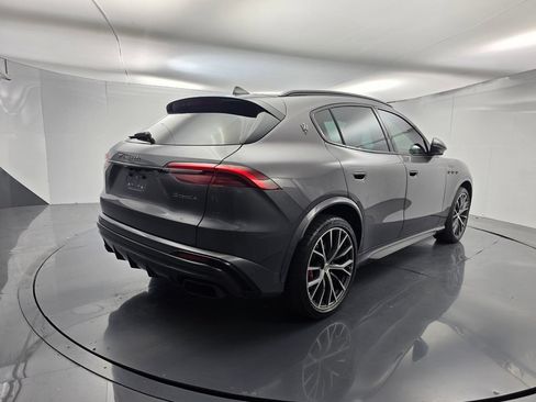 Used 2024 Maserati Grecale Trofeo AWD/4WD image 4