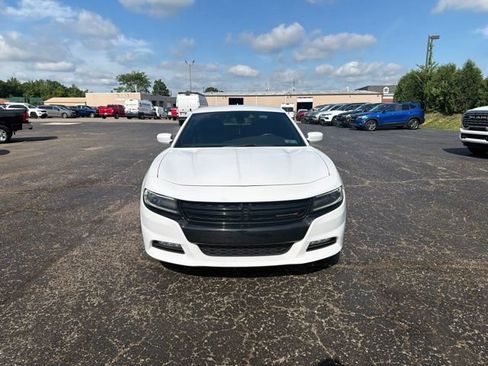 Used 2018 Dodge Charger R/T RWD image 3