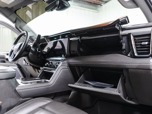 Used 2024 GMC Sierra 2500 Denali w/ Denali Reserve Package image 38