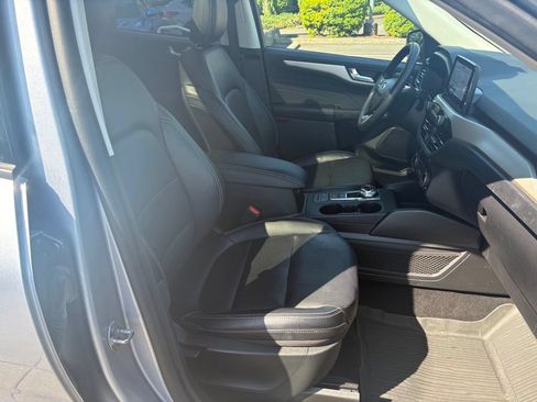 Used 2022 Ford Escape SEL w/ Technology Package AWD/4WD image 23