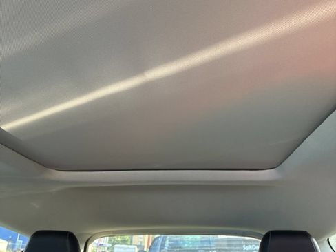 Used 2019 Ford Escape Titanium AWD/4WD image 10