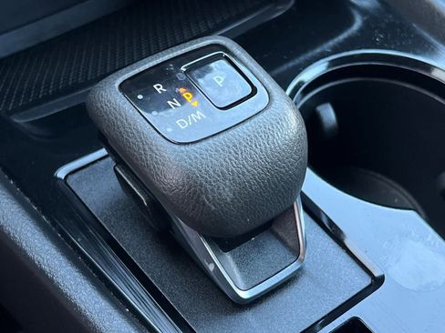 Used 2024 Nissan Rogue SV FWD image 27