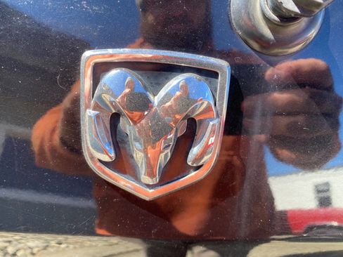 Used 2005 Dodge Magnum R/T w/ Convenience Group II image 81