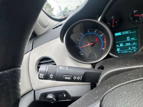 Used 2016 Chevrolet Cruze LT FWD image 23