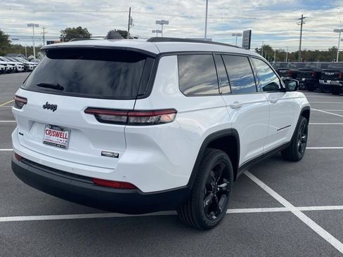 New 2025 Jeep Grand Cherokee L Altitude image 8