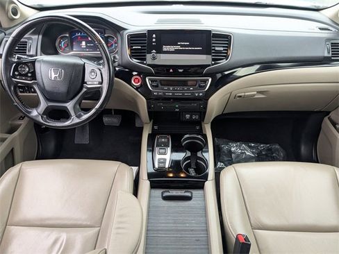 Used 2019 Honda Pilot Touring image 18