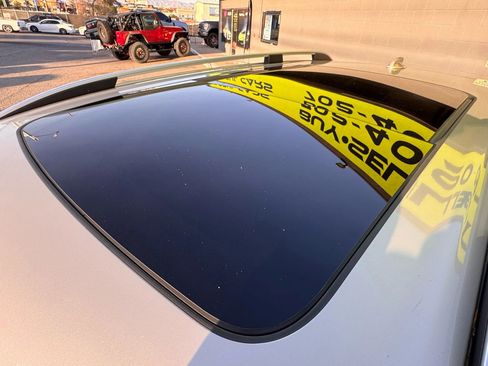 Used 2017 Volvo XC90 T6 Momentum w/ Vision Package image 8